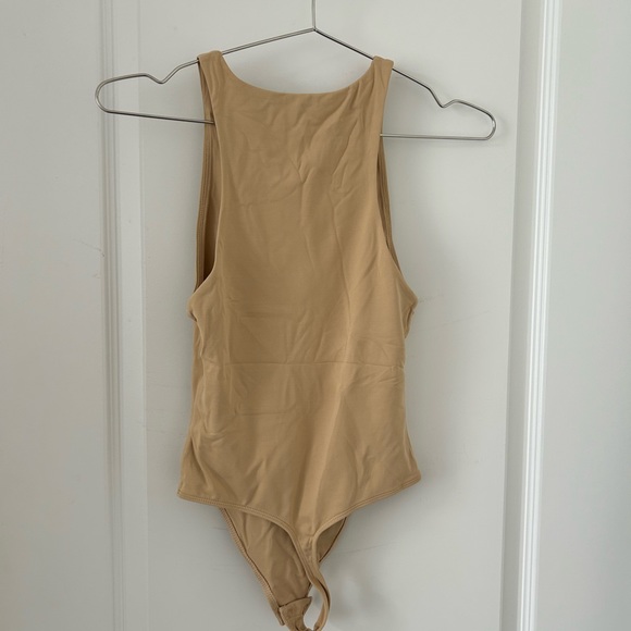 Babaton tan bodysuit (90s bodysuit) - size xsmall - Picture 4 of 5